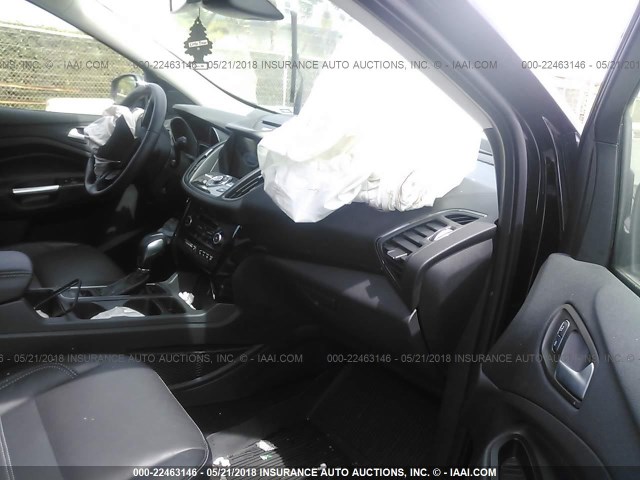 1FMCU0J94JUA24712 - 2018 FORD ESCAPE TITANIUM BLACK photo 5