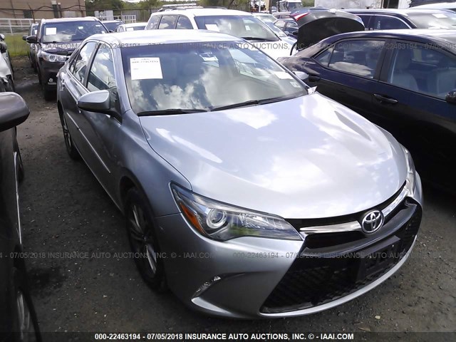 4T1BF1FK6FU046550 - 2015 TOYOTA CAMRY LE/XLE/SE/XSE SILVER photo 1