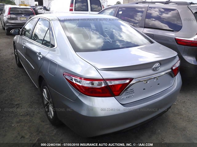 4T1BF1FK6FU046550 - 2015 TOYOTA CAMRY LE/XLE/SE/XSE SILVER photo 3