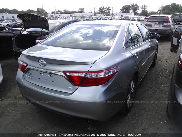 4T1BF1FK6FU046550 - 2015 TOYOTA CAMRY LE/XLE/SE/XSE SILVER photo 4