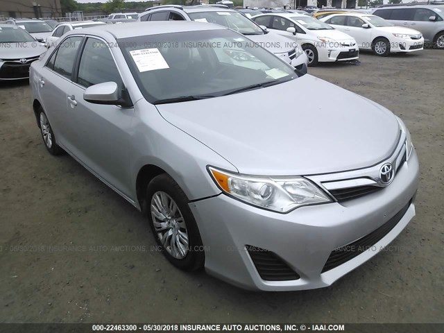 4T4BF1FK3ER360127 - 2014 TOYOTA CAMRY L/SE/LE/XLE SILVER photo 1