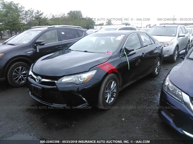 4T1BF1FK4FU059037 - 2015 TOYOTA CAMRY LE/XLE/SE/XSE BLACK photo 2