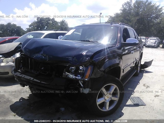 3GNMCFE01BG211556 - 2011 CHEVROLET AVALANCHE LT BLACK photo 2