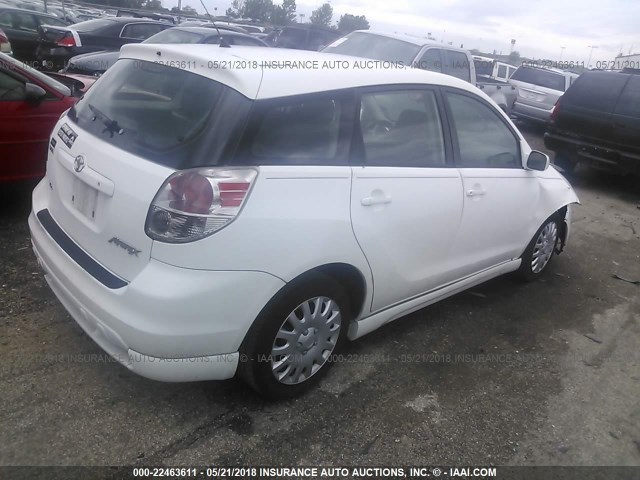 2T1KR32E45C356358 - 2005 TOYOTA COROLLA MATRIX XR WHITE photo 4