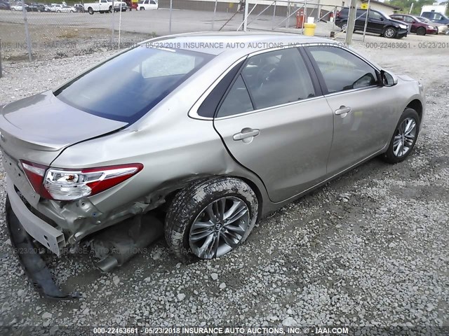 4T1BF1FK7FU057640 - 2015 TOYOTA CAMRY LE/XLE/SE/XSE GOLD photo 4