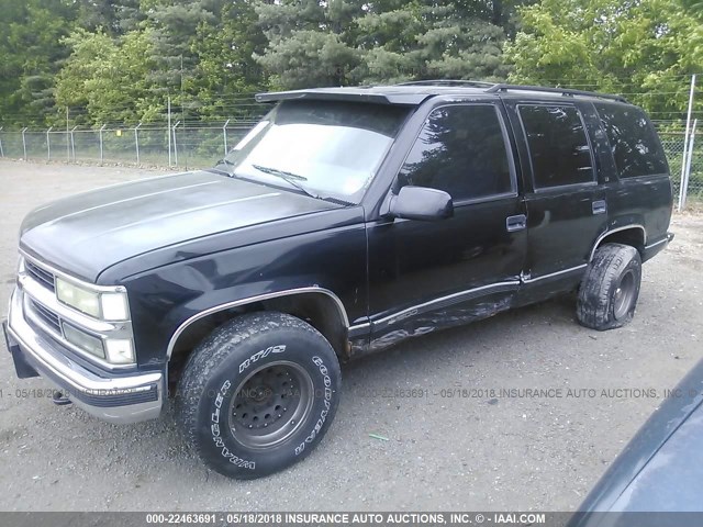 1GNEK13KXSJ372923 - 1995 CHEVROLET TAHOE K1500 BLACK photo 2