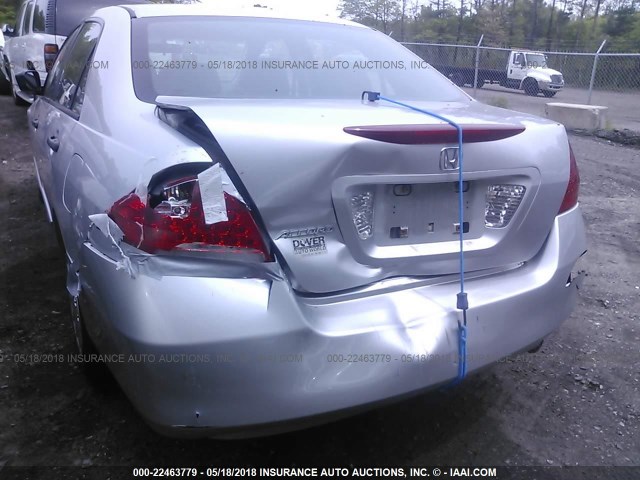 1HGCM55197A020818 - 2007 HONDA ACCORD VALUE SILVER photo 6