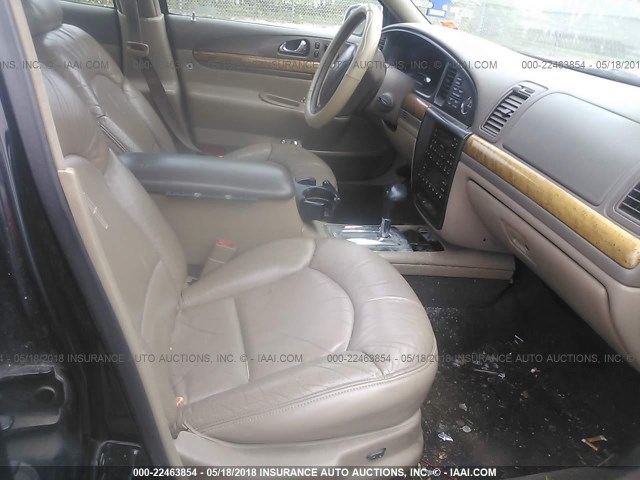 1LNFM97V6WY640451 - 1998 LINCOLN CONTINENTAL  黑色 照片 5