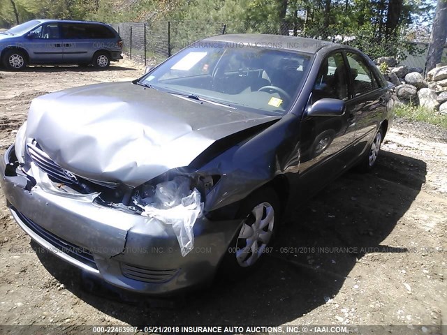 4T1BE32K25U510615 - 2005 TOYOTA CAMRY LE/XLE/SE 灰色 照片 2