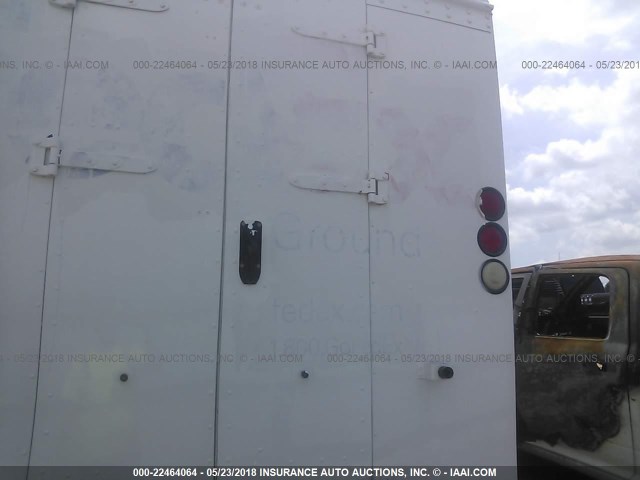 4UZAANCP46CX19732 - 2006 FREIGHTLINER CHASSIS WHITE photo 8