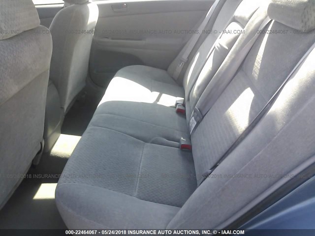 4T1BE32K72U522237 - 2002 TOYOTA CAMRY LE/XLE/SE ლურჯი ფოტო 8