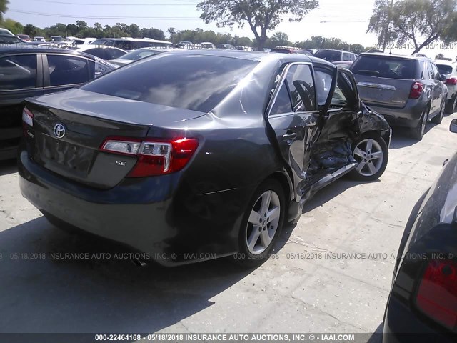 4T1BF1FK6DU211722 - 2013 TOYOTA CAMRY L/SE/LE/XLE GRAY photo 4