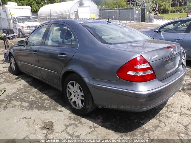 WDBUF26J95A776316 - 2005 MERCEDES-BENZ E 320 CDI GRAY photo 3