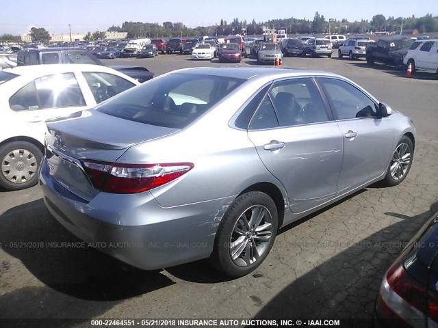 4T1BF1FKXFU891739 - 2015 TOYOTA CAMRY LE/XLE/SE/XSE SILVER photo 4
