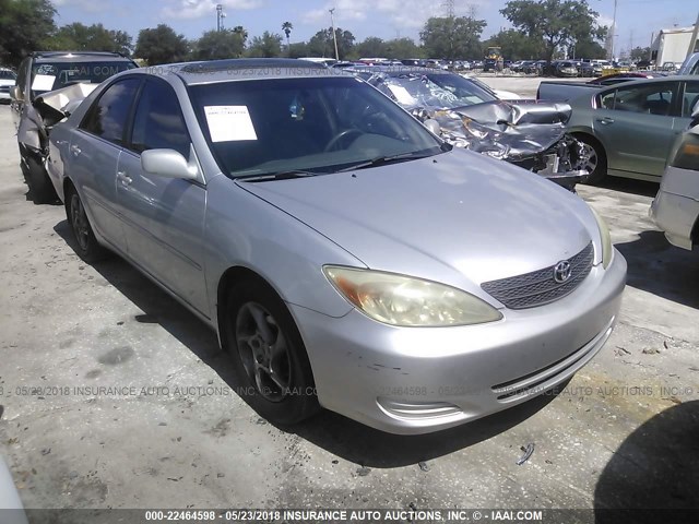 4T1BE30K62U587101 - 2002 TOYOTA CAMRY LE/XLE/SE ვერცხლისფერი ფოტო 1