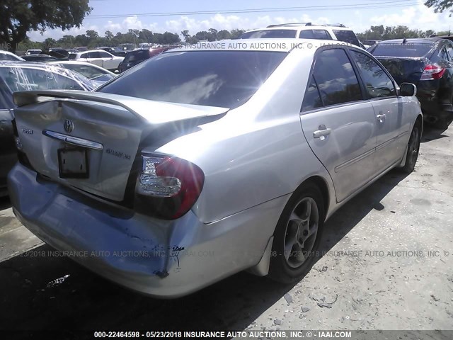 4T1BE30K62U587101 - 2002 TOYOTA CAMRY LE/XLE/SE ვერცხლისფერი ფოტო 4