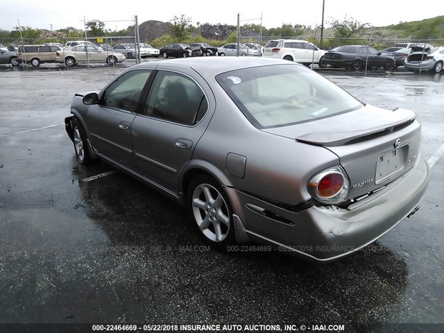 JN1DA31D02T203945 - 2002 NISSAN MAXIMA GLE/GXE/SE SILVER photo 3