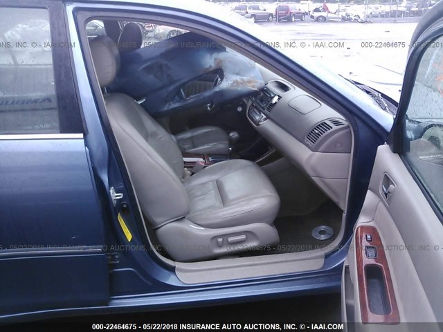 4T1BE30K03U643616 - 2003 TOYOTA CAMRY LE/XLE/SE BLUE photo 5