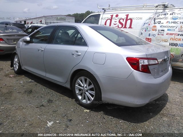 4T1BD1FK3CU014530 - 2012 TOYOTA CAMRY HYBRID/LE/XLE 银色 照片 3