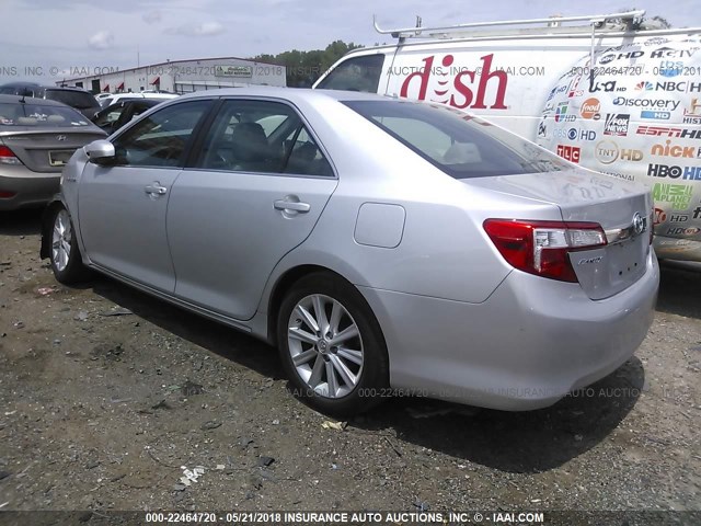 4T1BD1FK3CU014530 - 2012 TOYOTA CAMRY HYBRID/LE/XLE SILVER photo 3