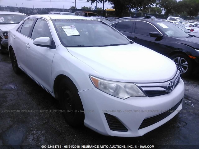 4T1BF1FK2CU544336 - 2012 TOYOTA CAMRY SE/LE/XLE 白色 照片 1