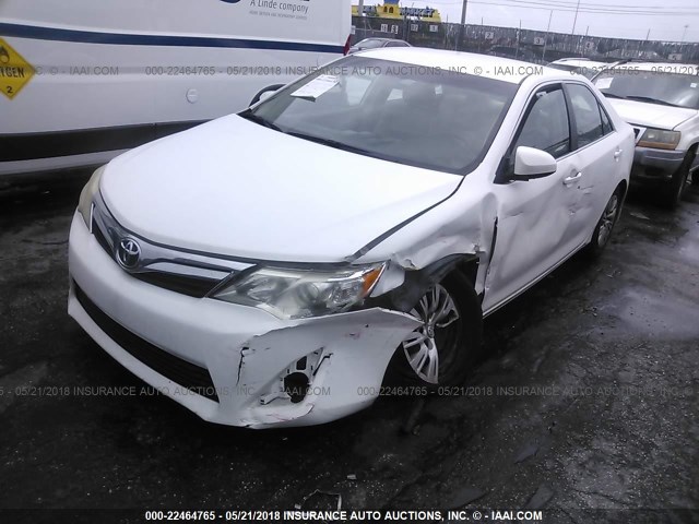 4T1BF1FK2CU544336 - 2012 TOYOTA CAMRY SE/LE/XLE 白色 照片 2