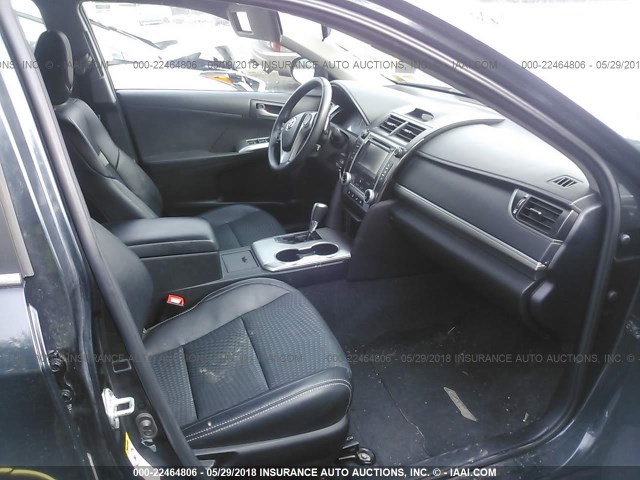 4T1BF1FK0CU134411 - 2012 TOYOTA CAMRY SE/LE/XLE Dark Blue photo 5