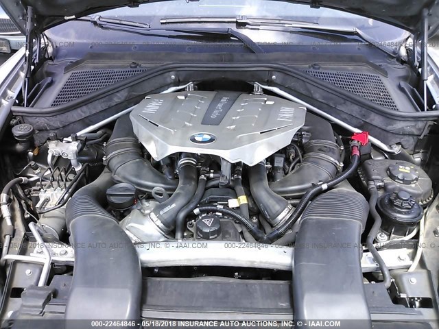 5UXZV8C52BL420700 - 2011 BMW X5 XDRIVE50I GRAY photo 10