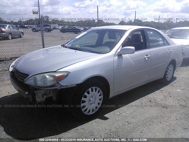 4T1BE30K73U148832 - 2003 TOYOTA CAMRY LE/XLE/SE ვერცხლისფერი ფოტო 2