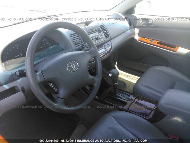 4T1BE30K73U148832 - 2003 TOYOTA CAMRY LE/XLE/SE ვერცხლისფერი ფოტო 5