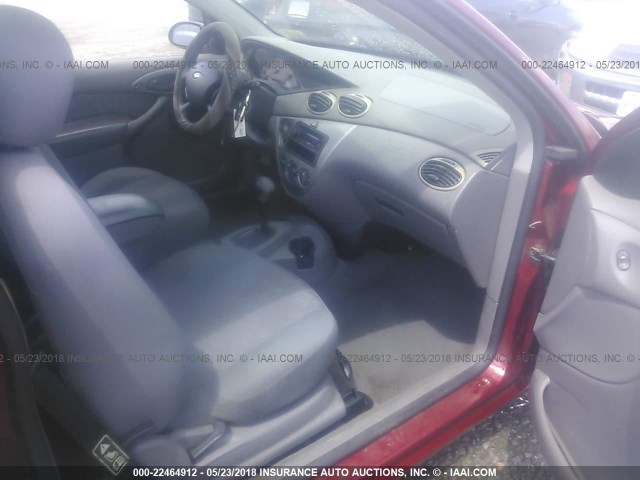 3FAFP31363R133789 - 2003 FORD FOCUS ZX3 RED photo 5