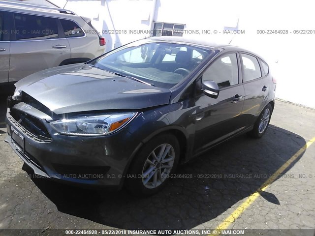 1FADP3KE6FL222420 - 2015 FORD FOCUS SE رمادي صورة 2