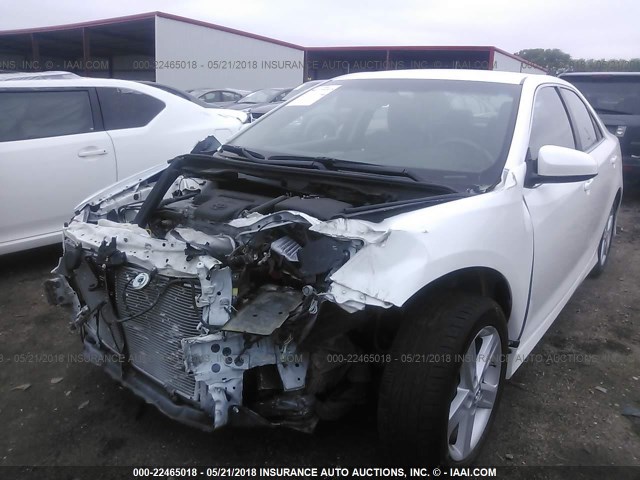 4T1BF1FK3CU583243 - 2012 TOYOTA CAMRY SE/LE/XLE თეთრი ფოტო 6