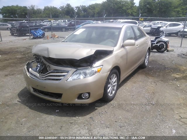 4T4BF3EK3AR053760 - 2010 TOYOTA CAMRY SE/LE/XLE ოქროსფერი ფოტო 2