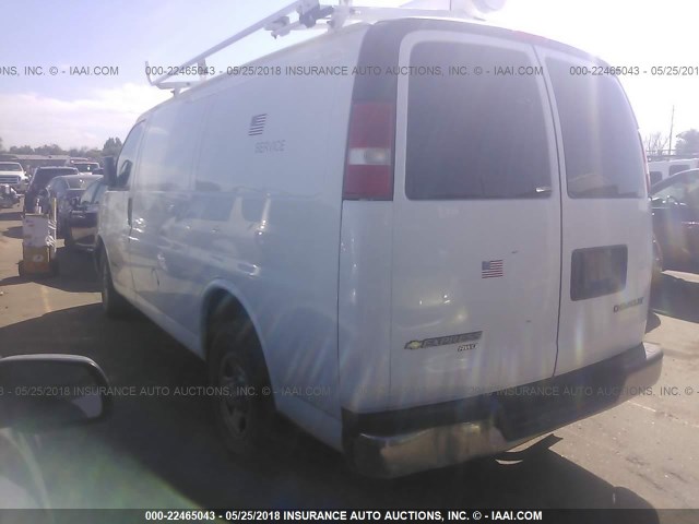 1GCFH25T831113209 - 2003 CHEVROLET EXPRESS G2500  WHITE photo 3