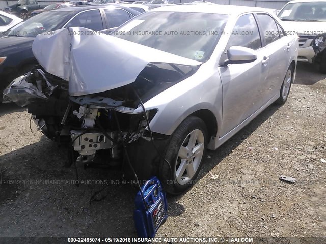 4T1BF1FK3CU600526 - 2012 TOYOTA CAMRY SE/LE/XLE 银色 照片 2