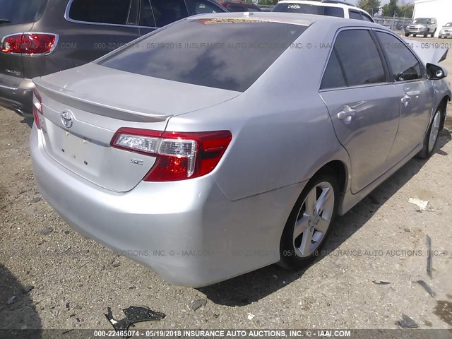 4T1BF1FK3CU600526 - 2012 TOYOTA CAMRY SE/LE/XLE 银色 照片 4