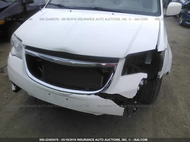 2A4RR5DG5BR694253 - 2011 CHRYSLER TOWN & COUNTRY TOURING WHITE photo 6