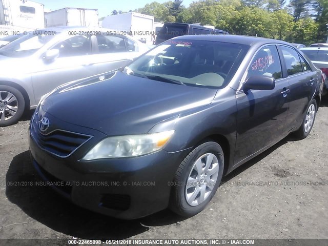 4T4BF3EK1AR002340 - 2010 TOYOTA CAMRY SE/LE/XLE GRAY photo 2