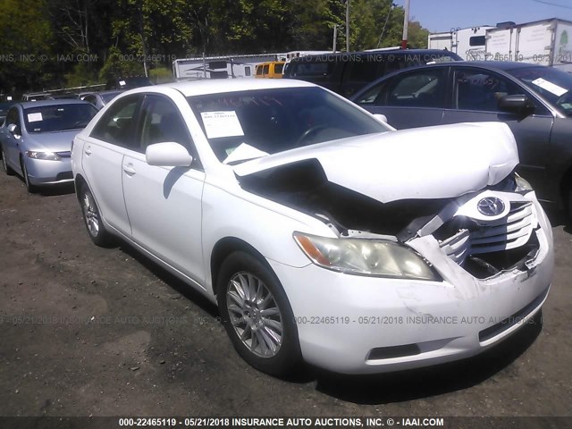 4T1BE46K17U609669 - 2007 TOYOTA CAMRY NEW GENERAT CE/LE/XLE/SE WHITE photo 1