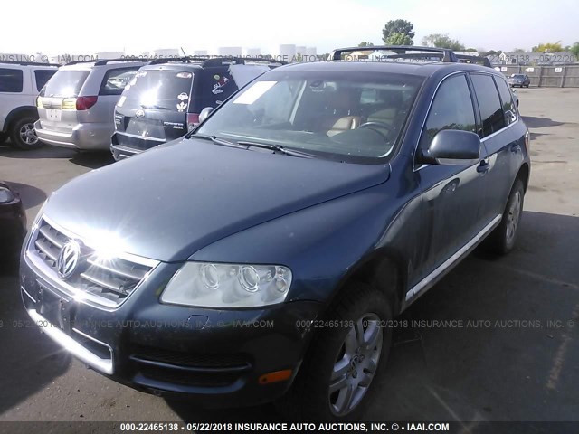 WVGEM77L04D080882 - 2004 VOLKSWAGEN TOUAREG 4.2 GRAY photo 2