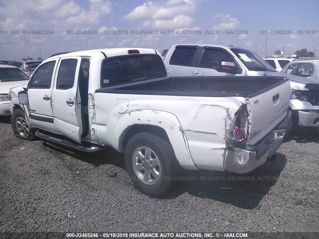 5TEMU52N25Z124970 - 2005 TOYOTA TACOMA DOUBLE CAB LONG BED WHITE photo 2