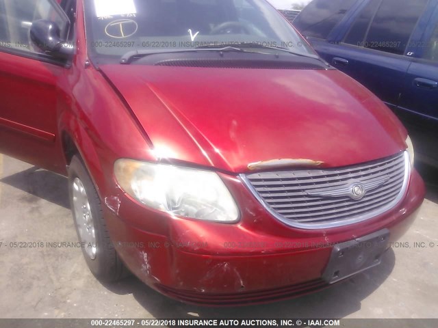 2C4GP44R64R521410 - 2004 CHRYSLER TOWN & COUNTRY LX RED photo 6