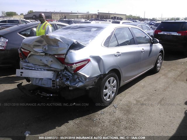 4T1BF1FK1GU232546 - 2016 TOYOTA CAMRY LE/XLE/SE/XSE ვერცხლისფერი ფოტო 4