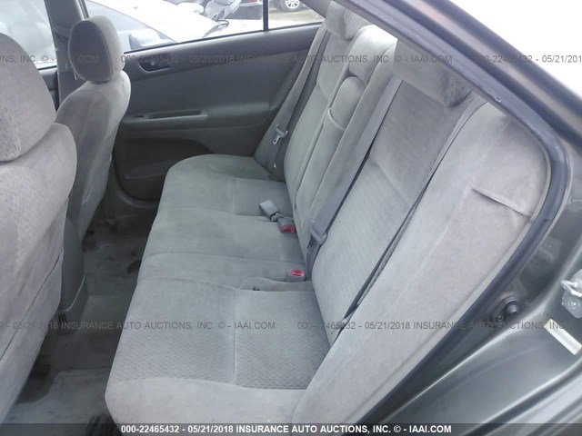 JTDBE32K120116532 - 2002 TOYOTA CAMRY LE/XLE/SE ნაცრისფერი ფოტო 8