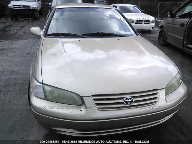 4T1BG22K3VU820941 - 1997 TOYOTA CAMRY CE/LE/XLE 金色 照片 6
