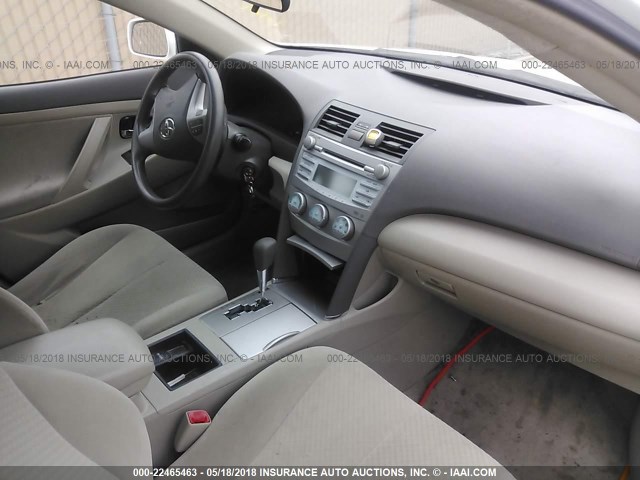 4T1BE46K19U858010 - 2009 TOYOTA CAMRY SE/LE/XLE WHITE photo 5