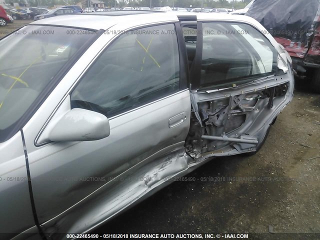 4T1BG22KXYU690838 - 2000 TOYOTA CAMRY CE/LE/XLE SILVER photo 6
