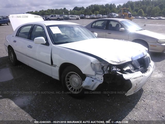 1LNHM81W81Y703028 - 2001 LINCOLN TOWN CAR EXECUTIVE Белый фото 1