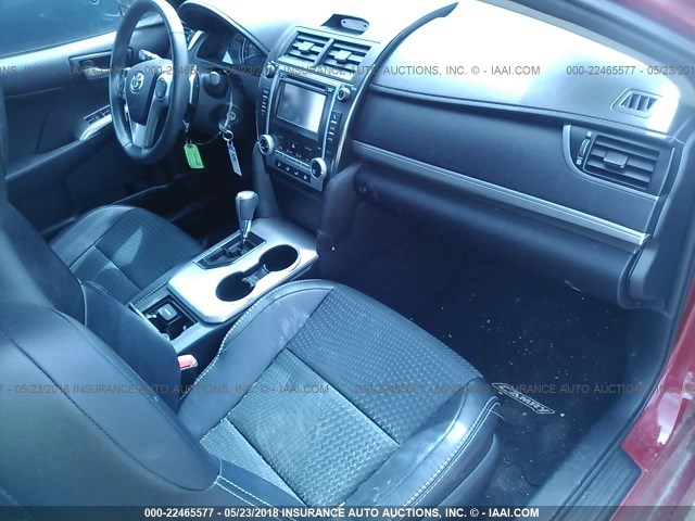 4T1BF1FK0DU655114 - 2013 TOYOTA CAMRY L/SE/LE/XLE წითელი ფოტო 5